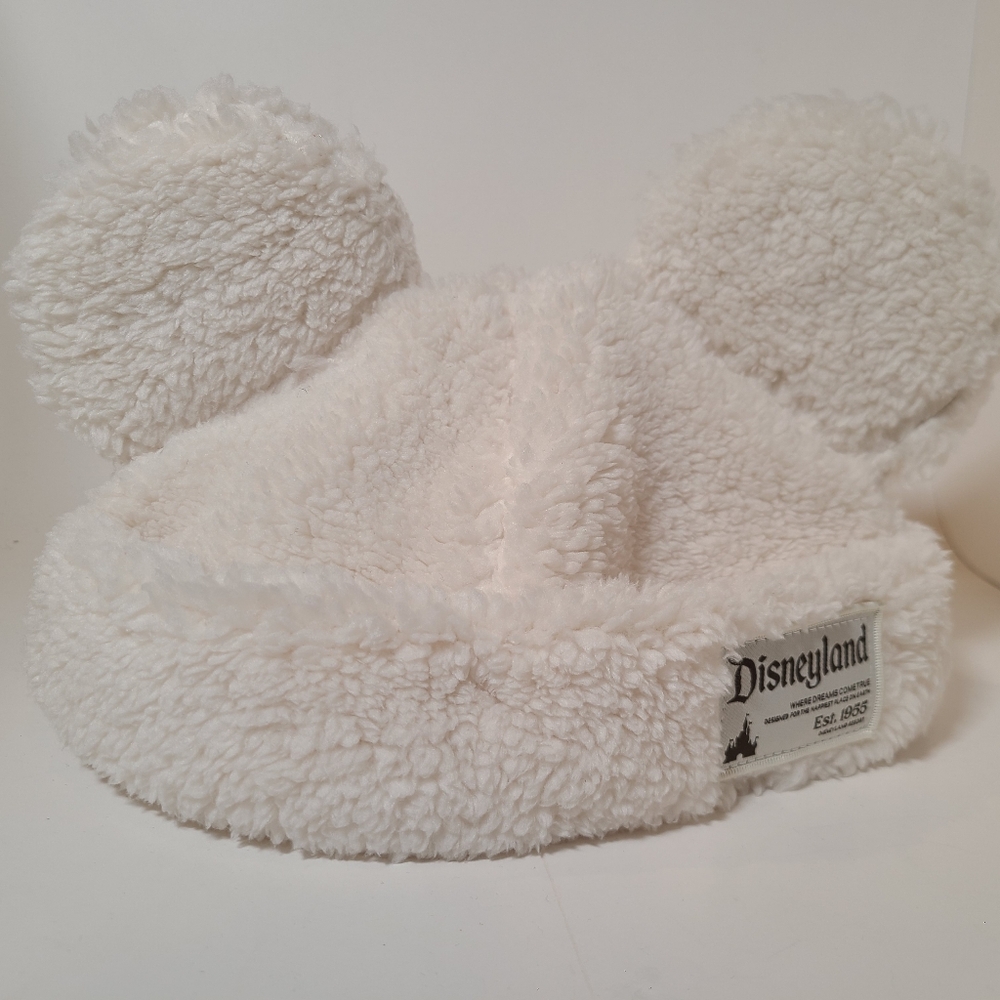 Disney Parks Disneyland Mickey Mouse Ears Sherpa Fleece Beanie White Winter Hat